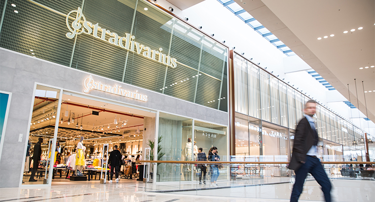 Stradivarius at Adigeo Verona. /// credit: ECE