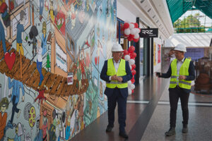 Mülheim's Mayor Marc Buchholz (right) during his visit at the Rhine-Ruhr Center with Olaf Ley (left), CEO Retail Germany at Eurofund. /// credit: EUROFUND, Oliver Blobel